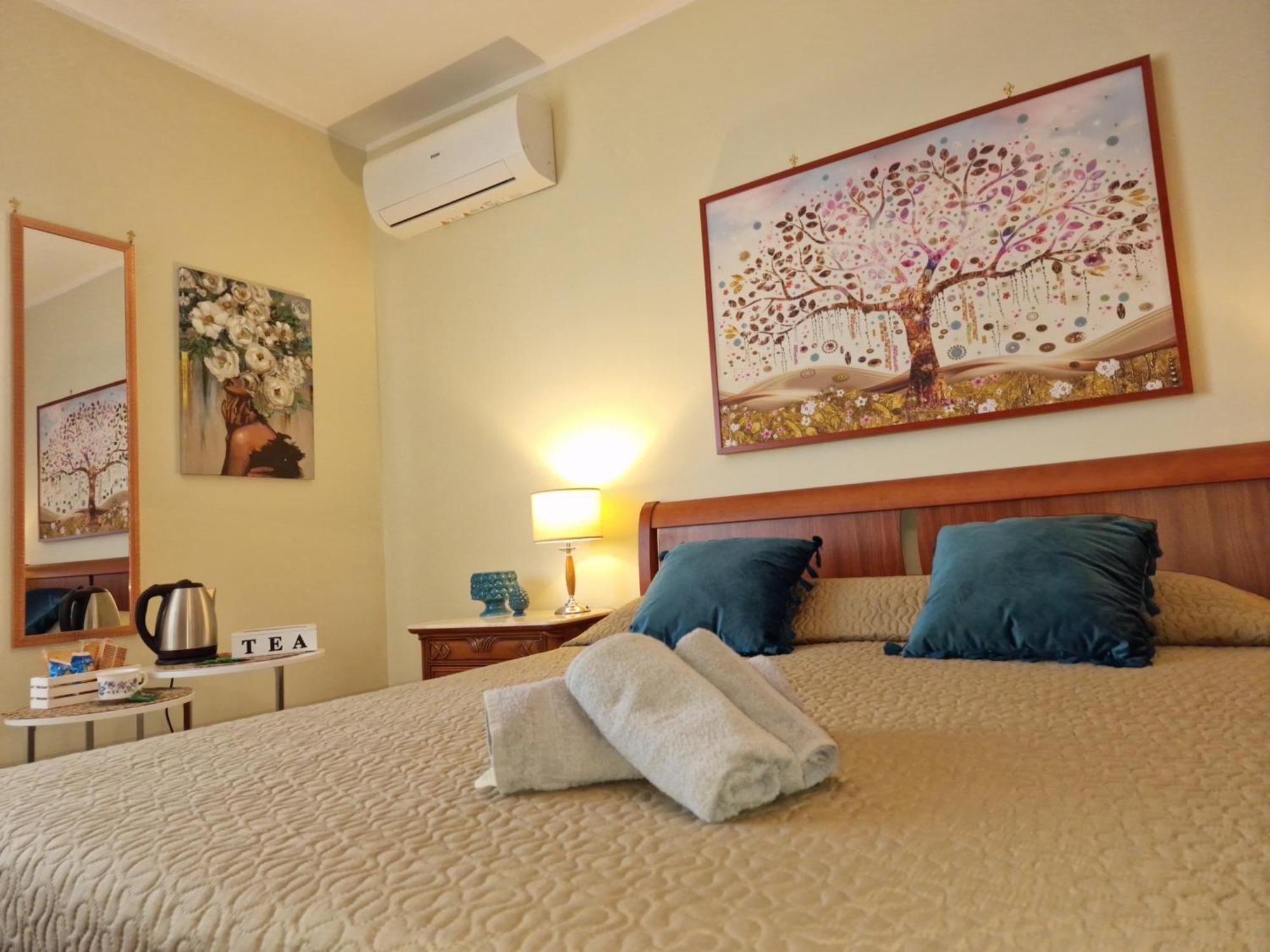 Lorenzo Guest Suite With Free Private Parking-- Cantieri Culturali 팔레르모 외부 사진