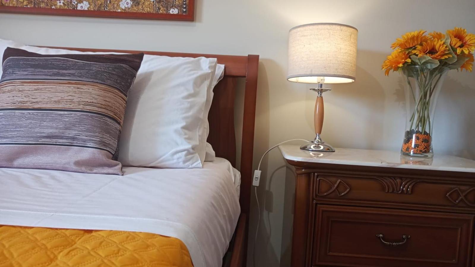 Lorenzo Guest Suite With Free Private Parking-- Cantieri Culturali 팔레르모 외부 사진